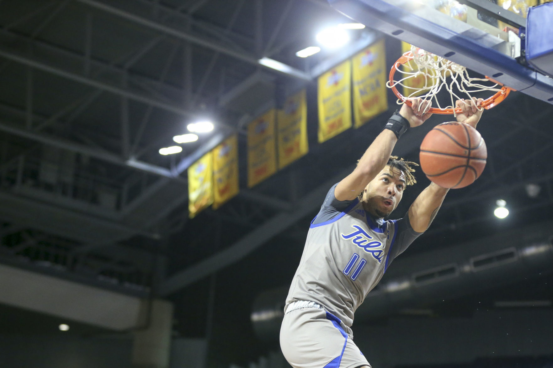 Tulsa Golden Hurricane vs East Carolina Pirates